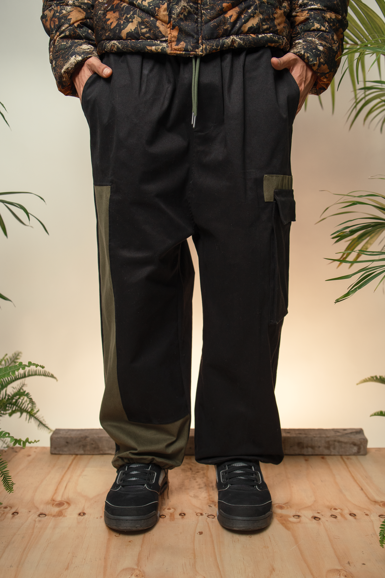 CHINESE PANT - BLACK & GREEN