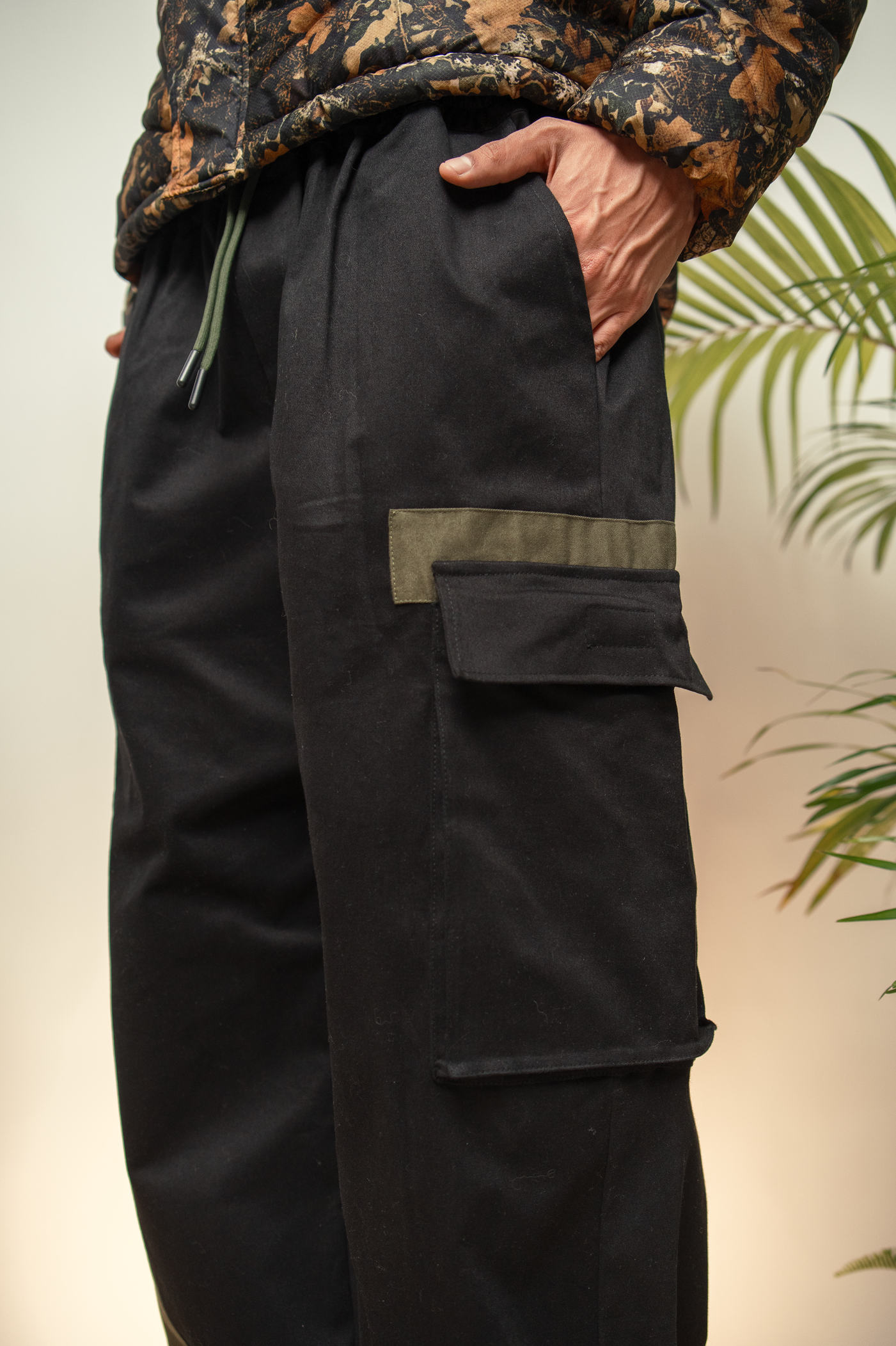 CHINESE PANT - BLACK & GREEN