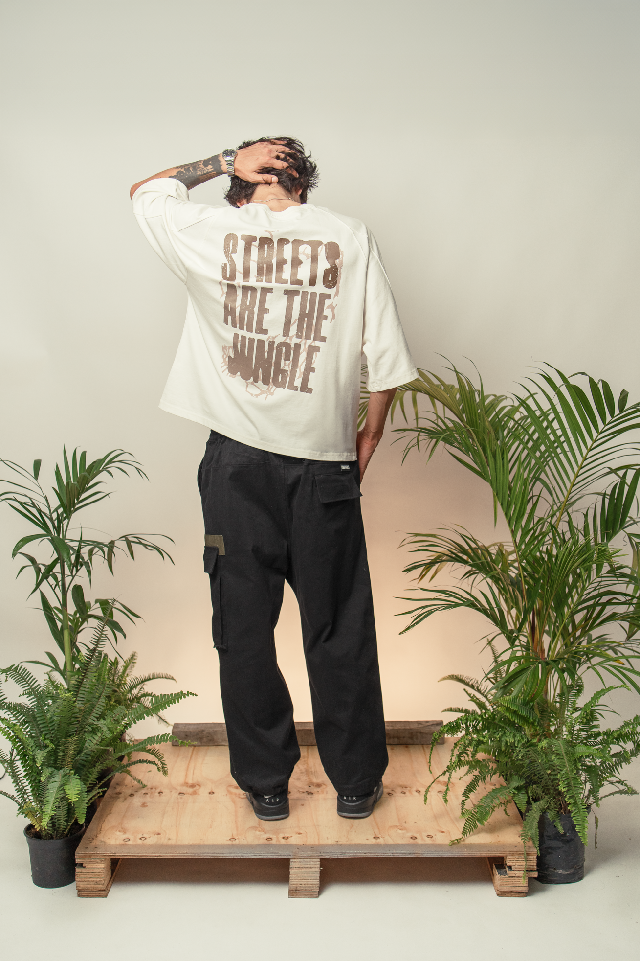 THE JUNGLE - PEARL TEE
