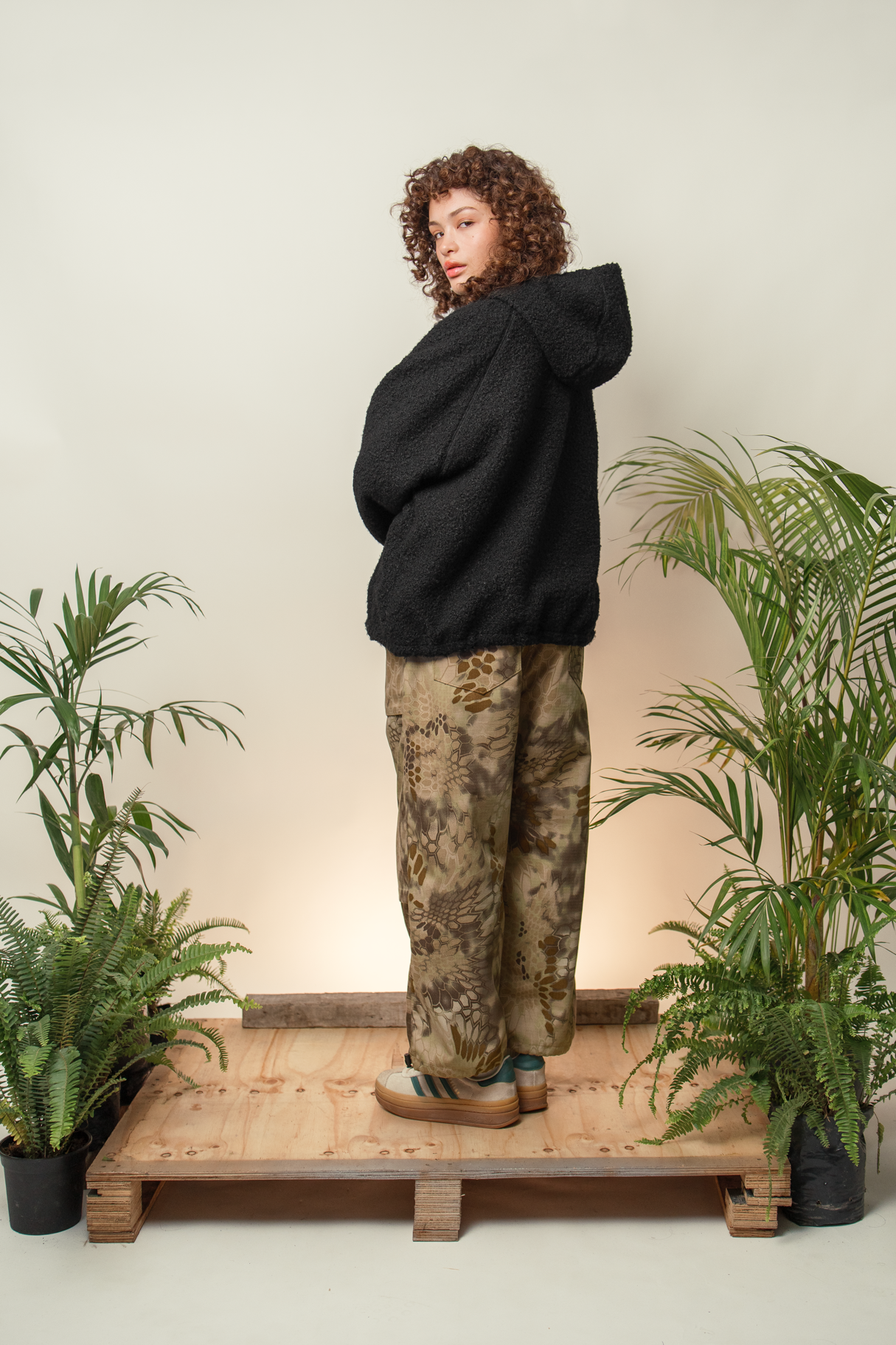 HOODIE CARNERO - BLACK