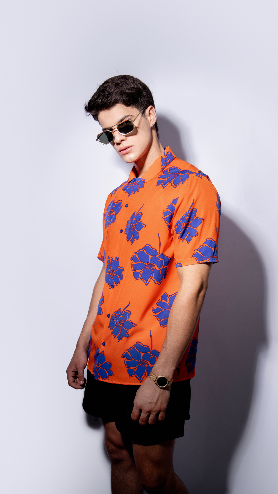 Camisa ‘Naranja flores violetas‘