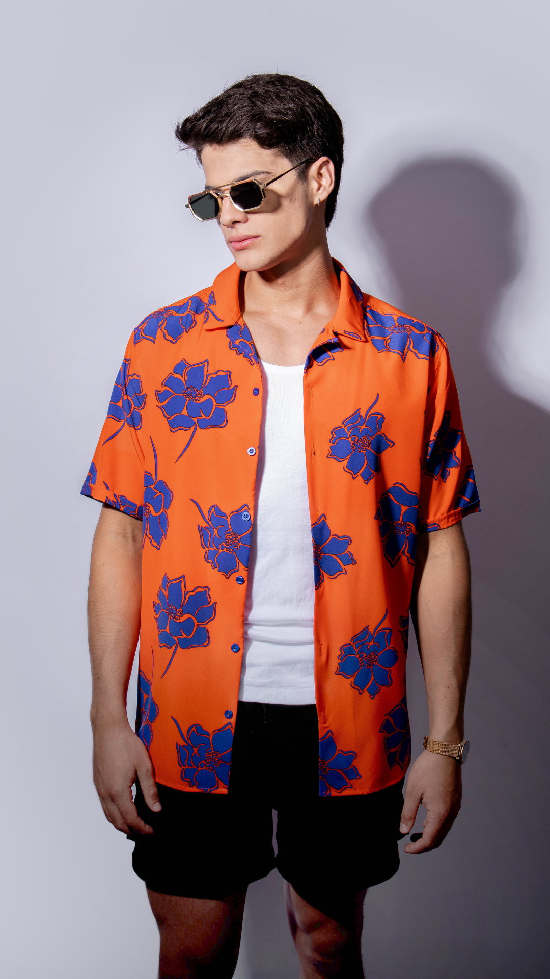 Camisa ‘Naranja flores violetas‘