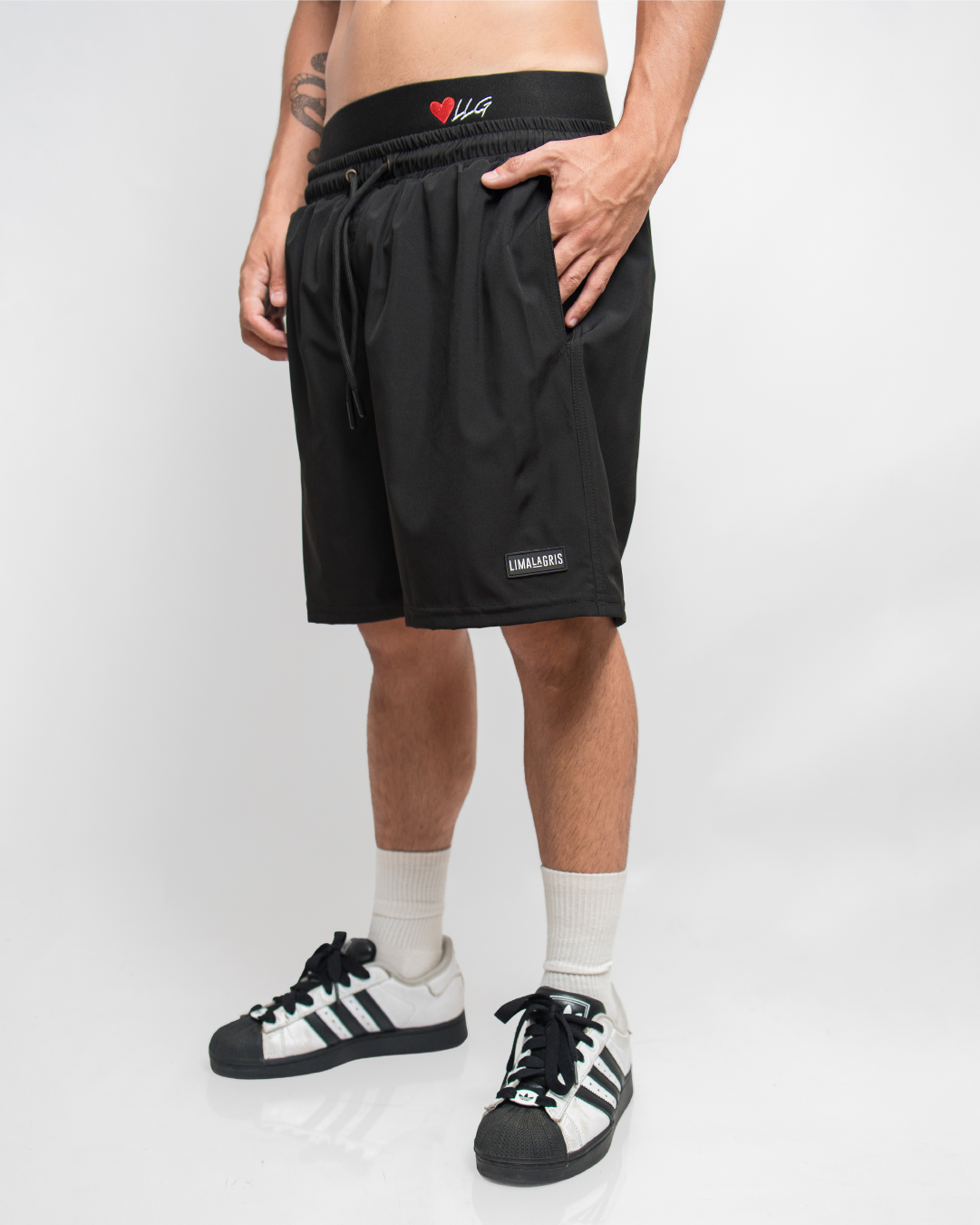 DOUBLE WAISTED SHORTS - BLACK