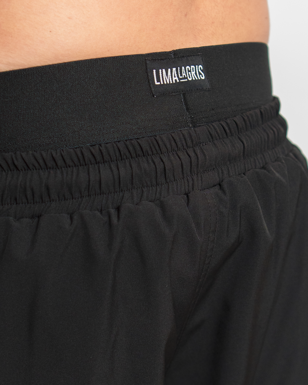 DOUBLE WAISTED SHORTS - BLACK