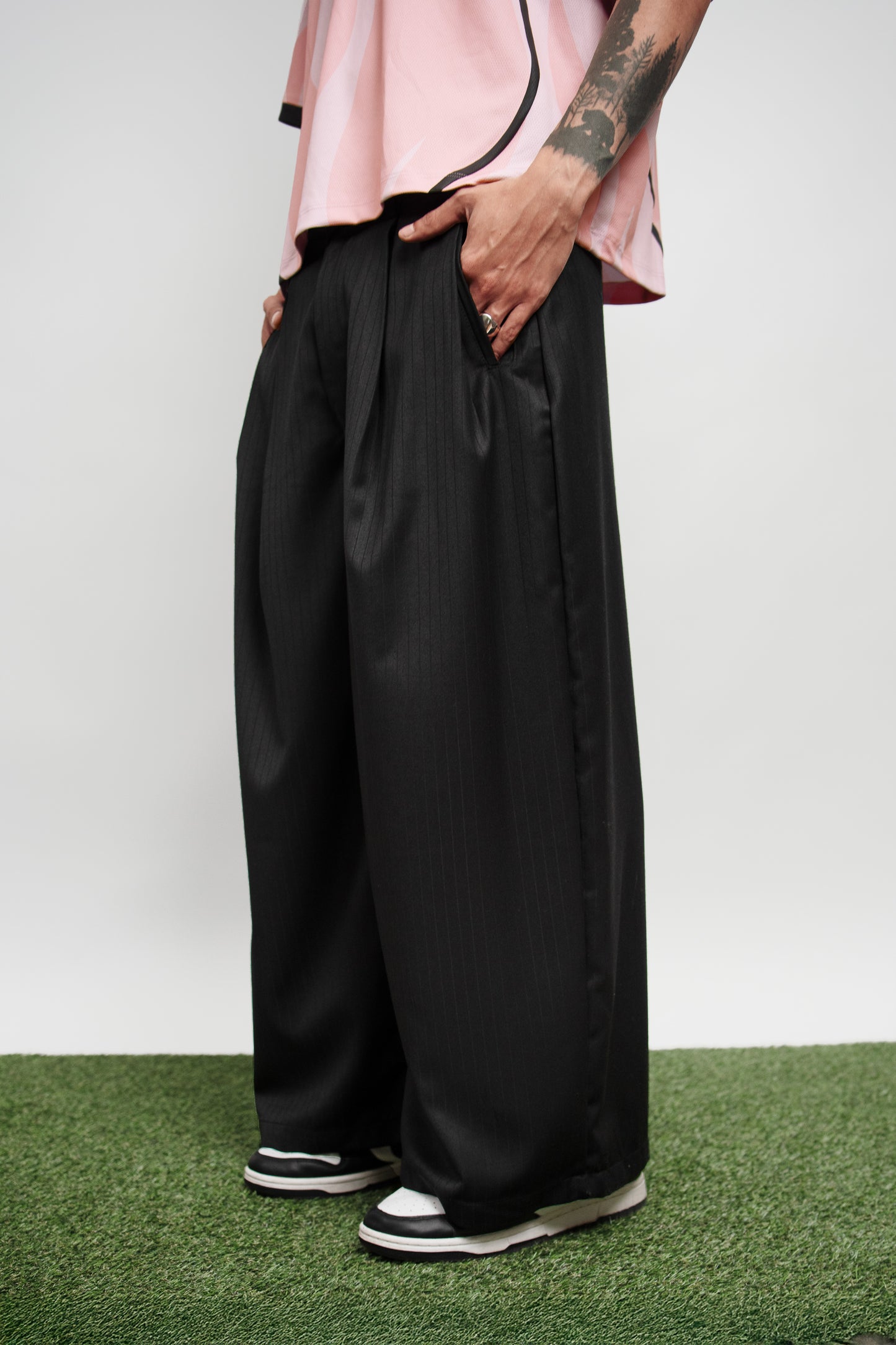 SUPERBAGGY TAILORED BLACK PANT