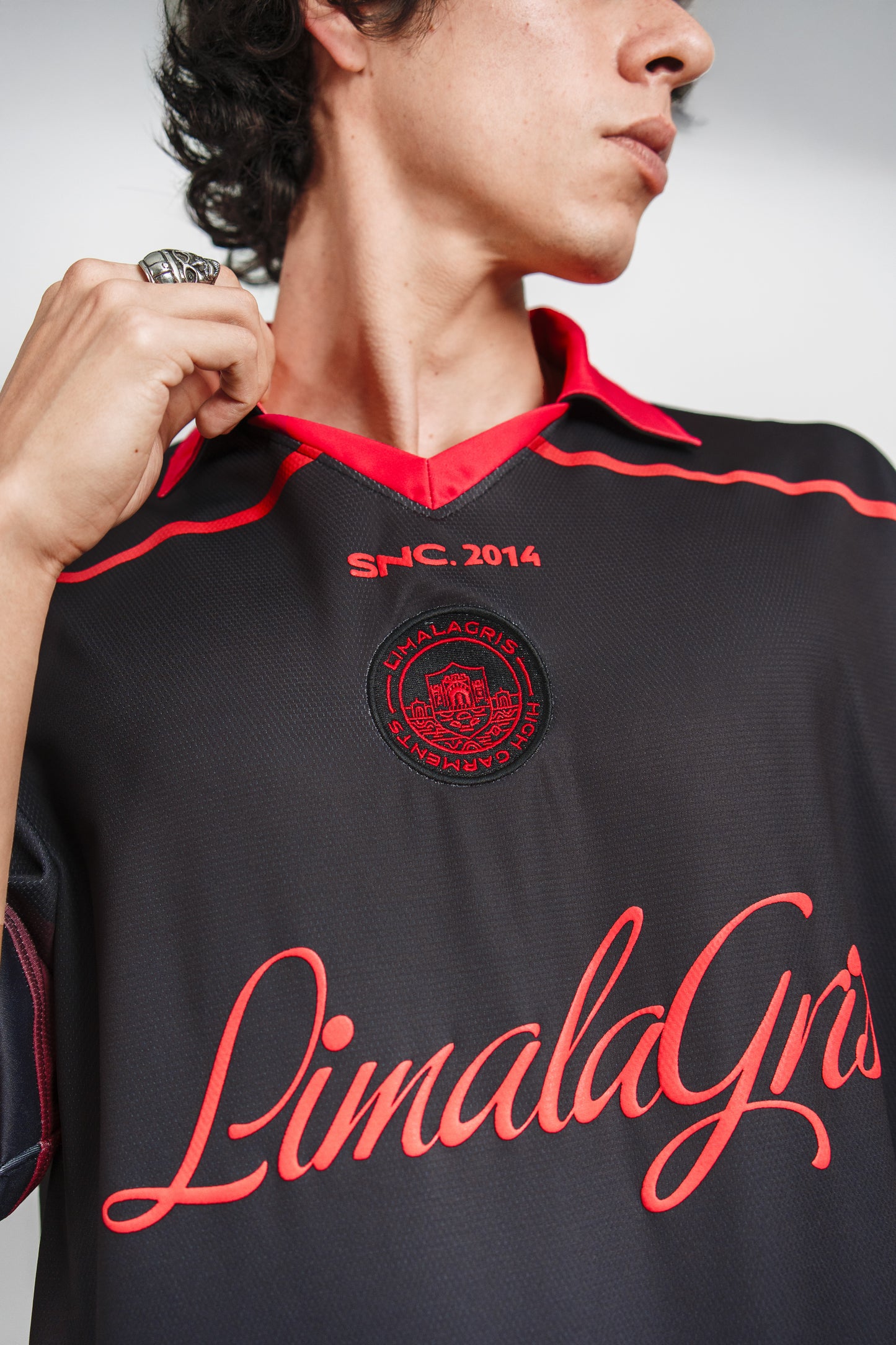 SOCCER T SHIRT BLACK RED