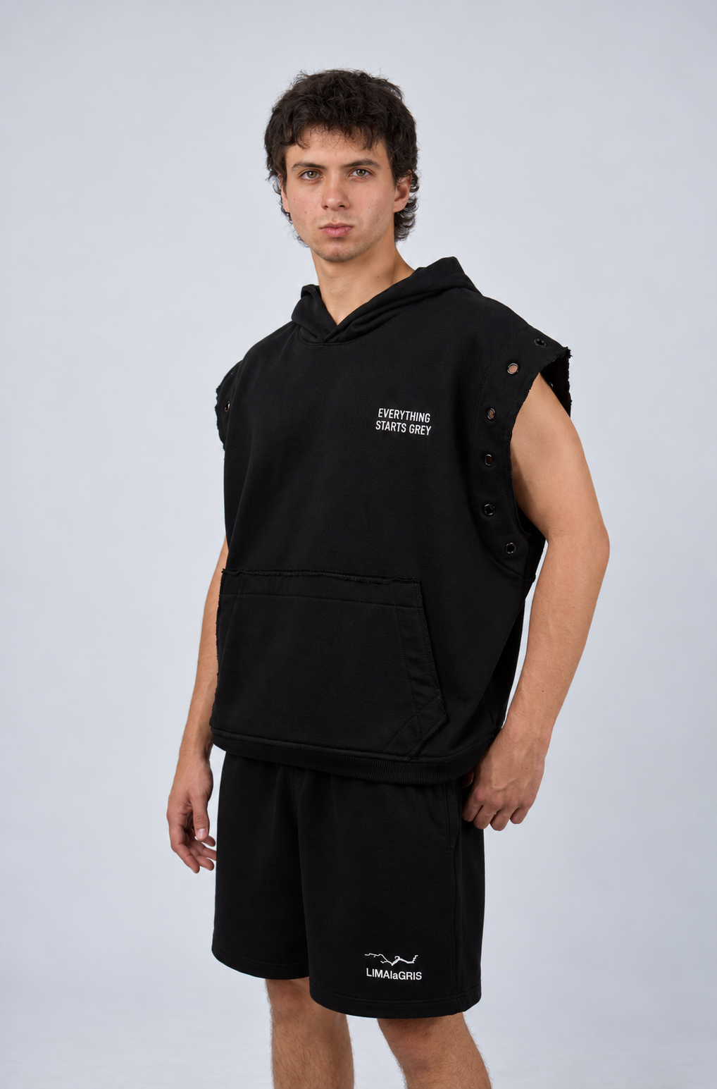 Hoodie negro sin mangas