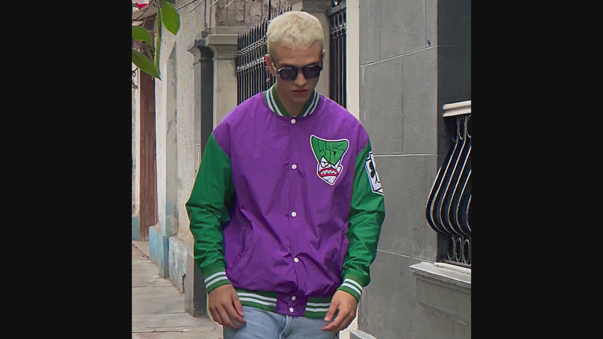 Cargar video: 